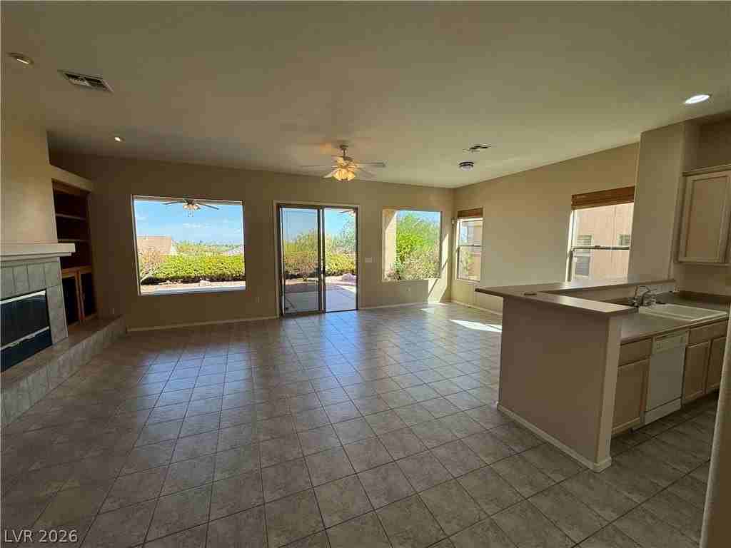 1854 Mountain Ranch Ave - Photo 4 of 30