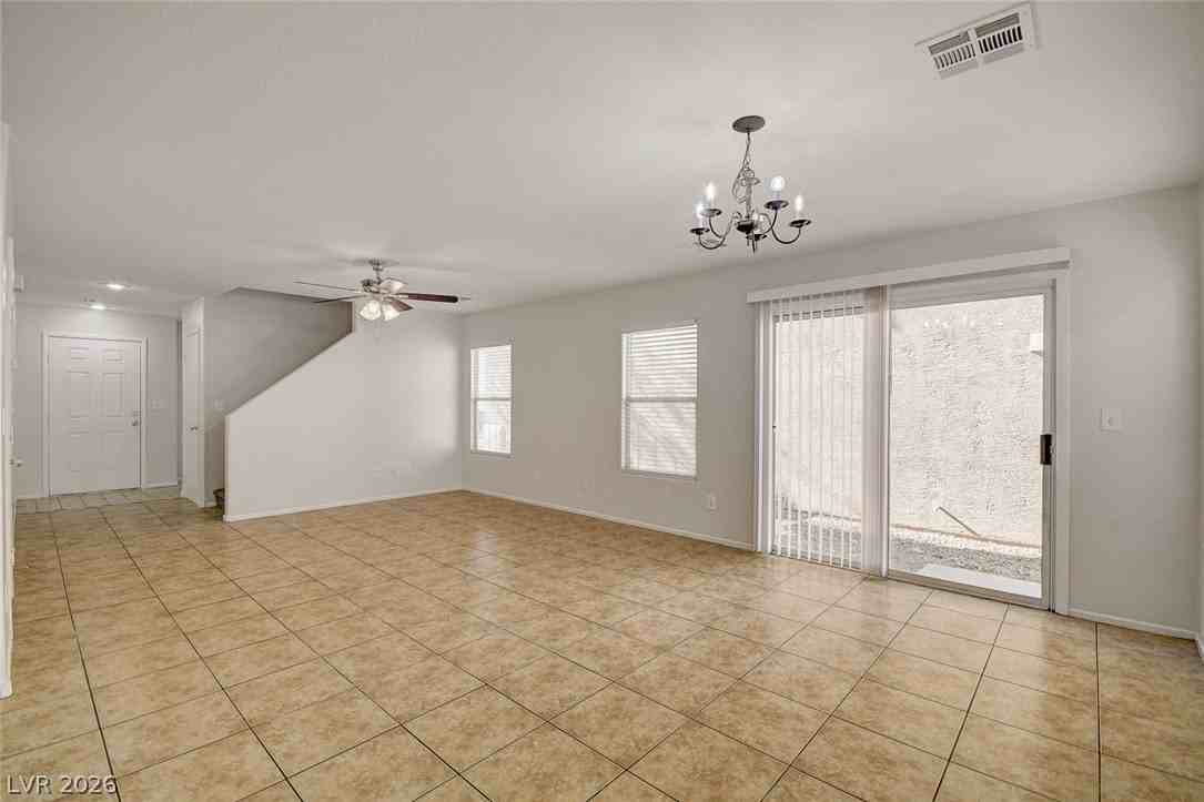 7248 Forefather St - Photo 7 of 37