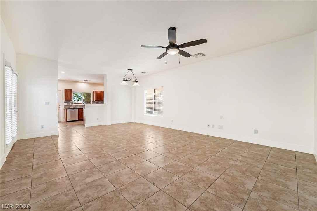 9372 Glendora Valley St - Photo 5 of 24