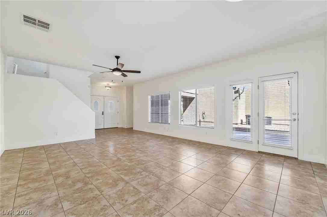 9372 Glendora Valley St - Photo 6 of 24