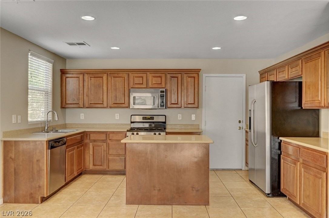 9015 Alex Creek Ave - Photo 5 of 45