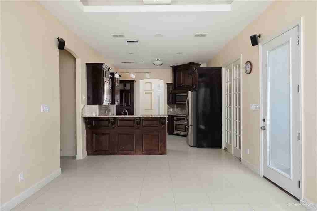 3704 Ebro Dr - Photo 6 of 15