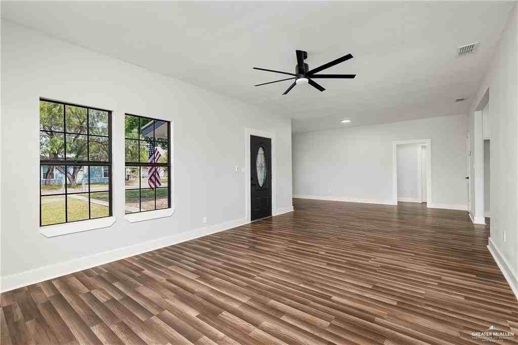 620 W Hill Dr - Photo 3 of 22