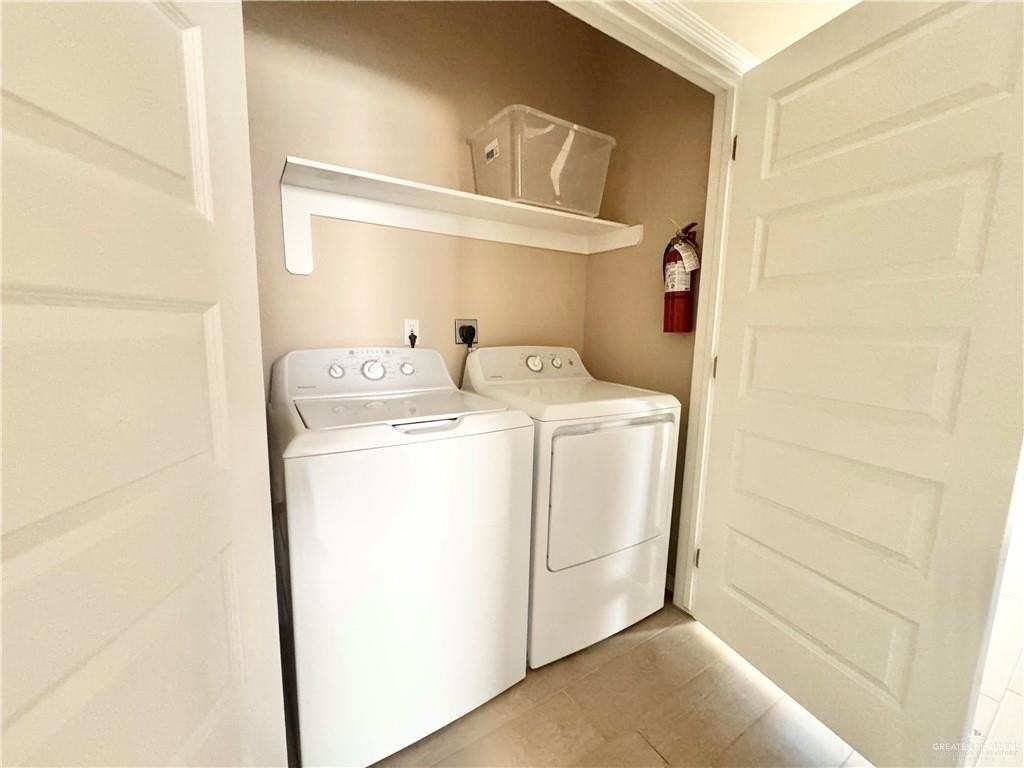 3105 W Driftwood St #4 - Photo 4 of 13
