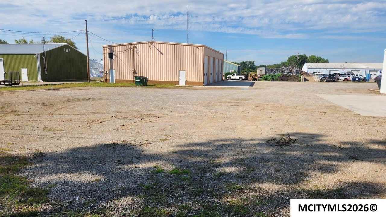 1409 S Taft Ave - Photo 5 of 21