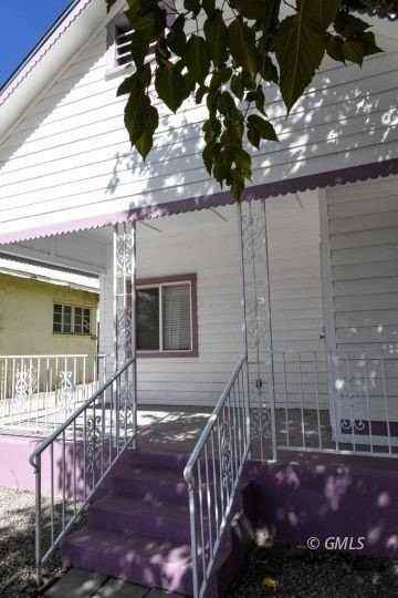 725 S Fegan St - Photo 3 of 18
