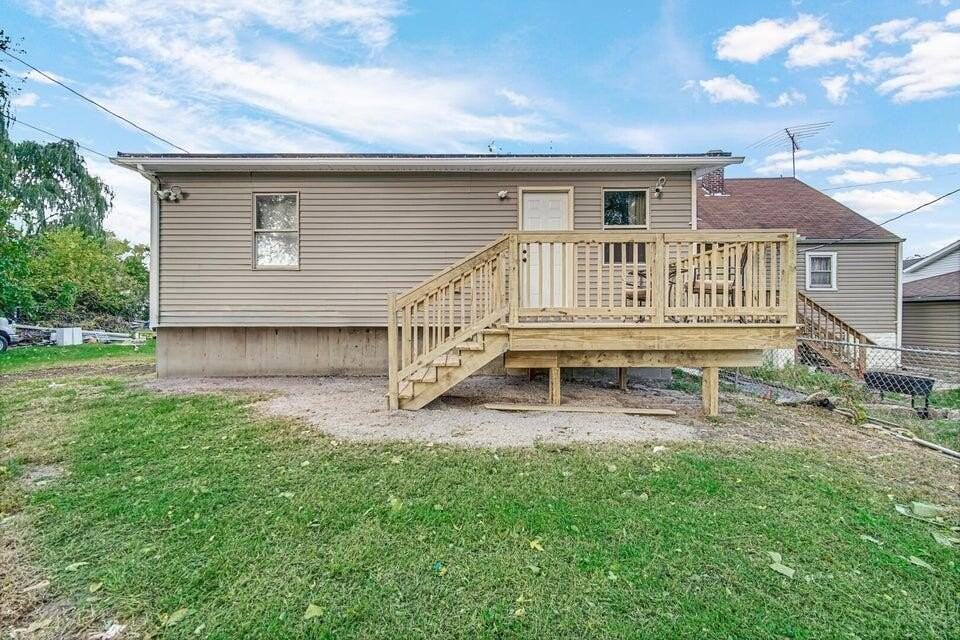 1047 Ralston St - Photo 4 of 29
