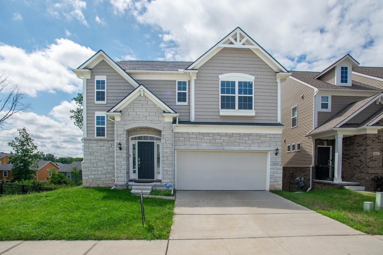 2825 Dillon Dr - Photo 2 of 45