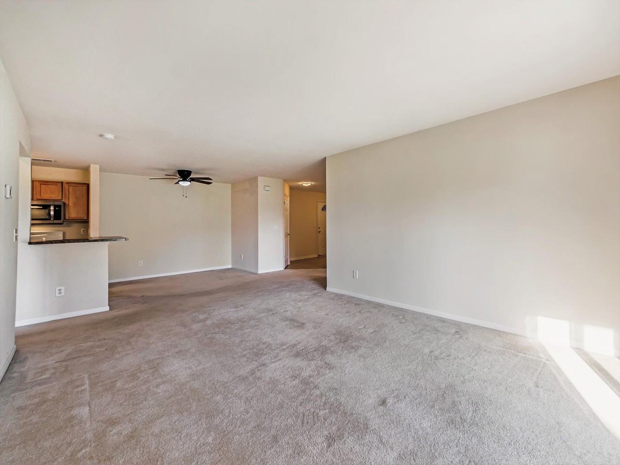 1112 Addington Ln - Photo 4 of 25