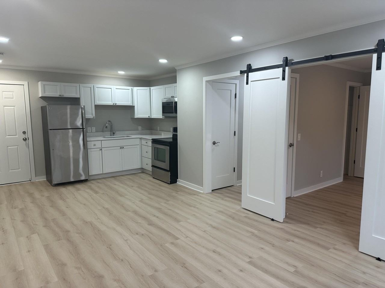 137 N Center St #2 - Photo 5 of 14