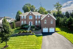 featured image of 5 Pfrommer Ave