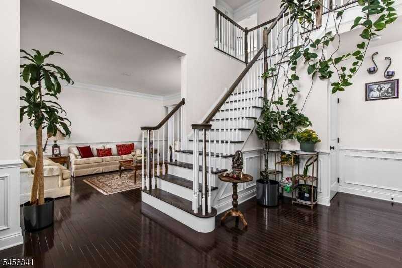 5 Pfrommer Ave - Photo 3 of 27