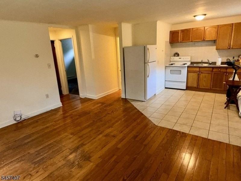 29 Brady Blvd Apt 6 - Photo 4 of 12