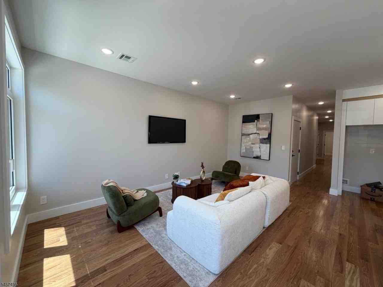 31 Grace St - Photo 4 of 15