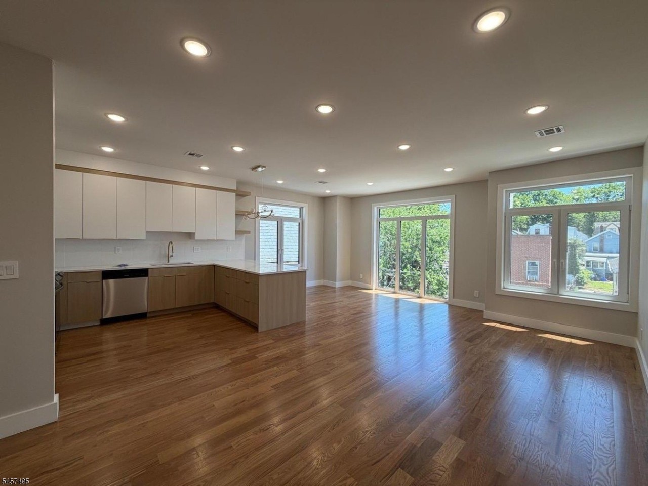 31 Grace St - Photo 2 of 15