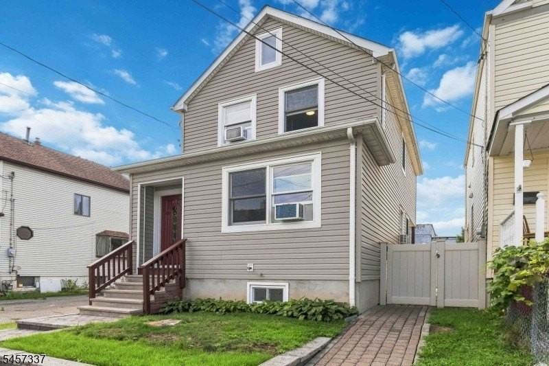 33 Franklin Ave - Photo 3 of 27