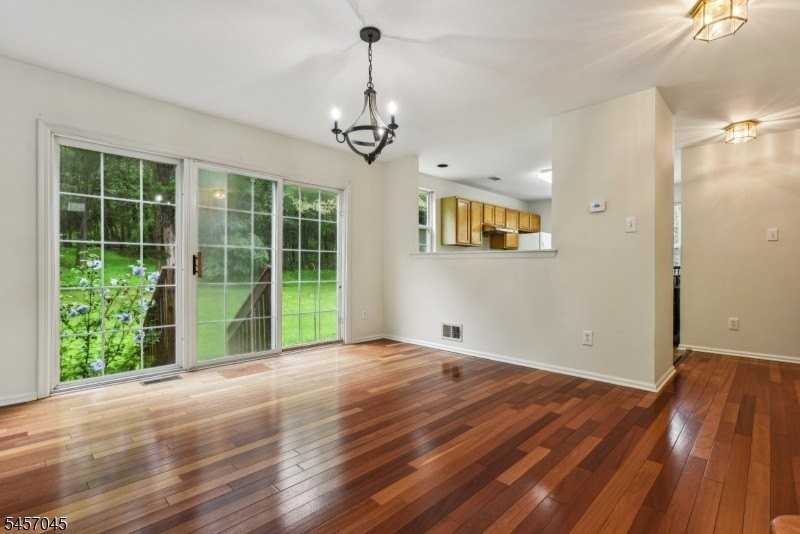 54 Plantation Rd - Photo 4 of 16