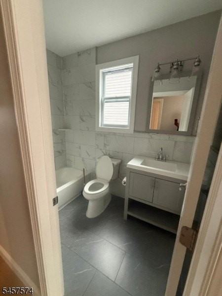 372 E 27th St #201 - Photo 7 of 8