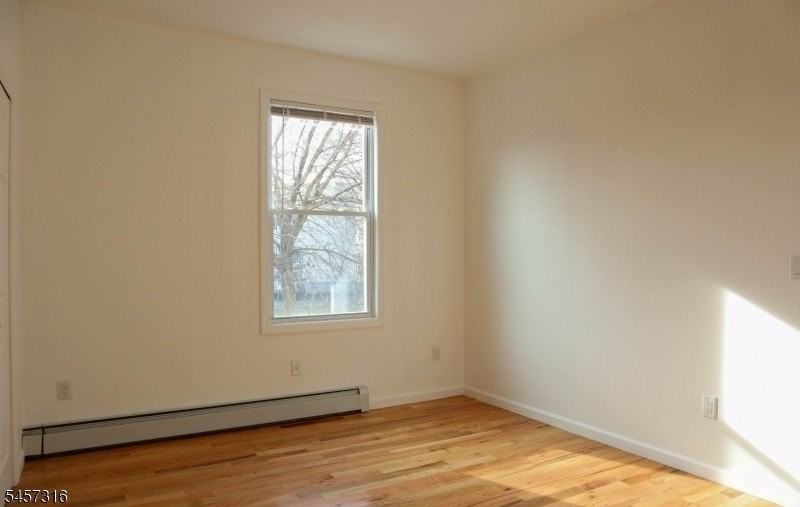 373 N 6th St #2R - Photo 5 of 8