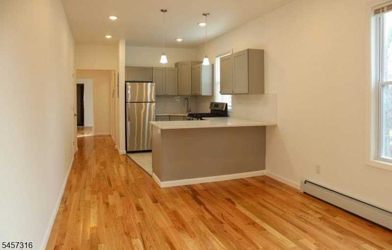 373 N 6th St #2R - Photo 6 of 8