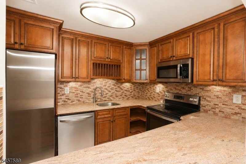 7430 Kennedy Blvd Apt 406 - Photo 3 of 18