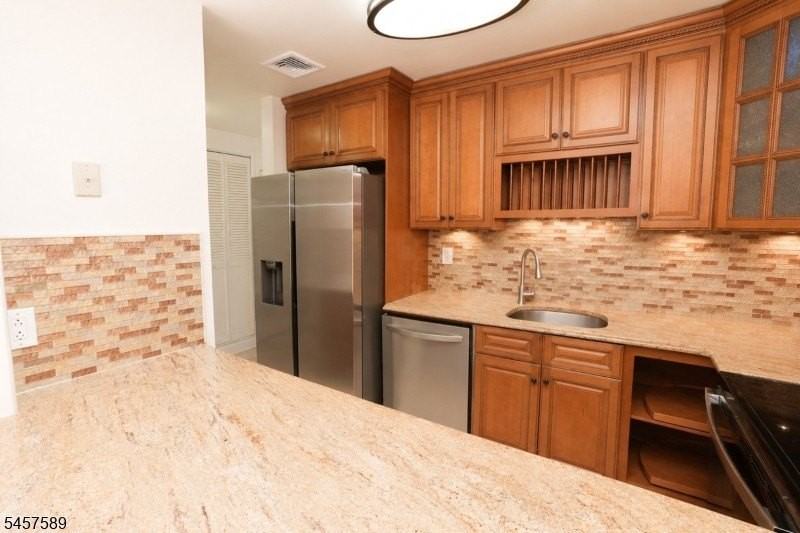 7430 Kennedy Blvd Apt 406 - Photo 4 of 18