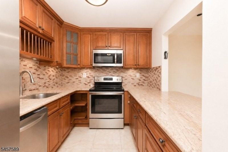 7430 Kennedy Blvd Apt 406 - Photo 5 of 18