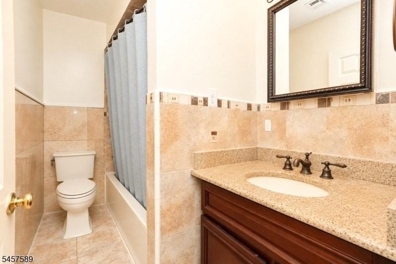 7430 Kennedy Blvd Apt 406 - Photo 7 of 18