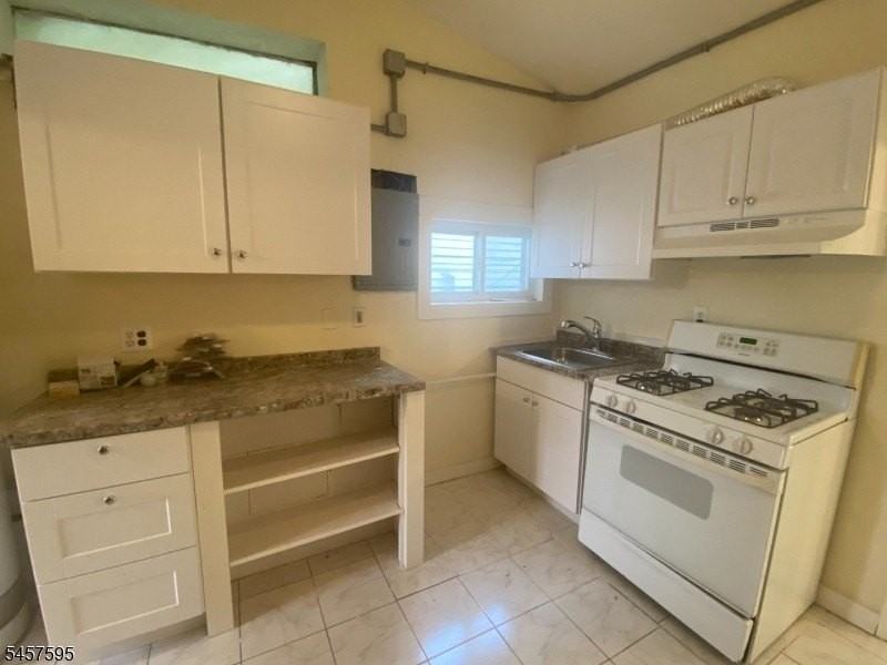 5 Otis Pl - Photo 2 of 13