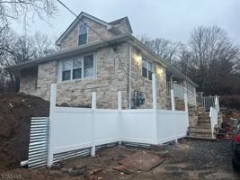 featured image of 94 Garside Ave