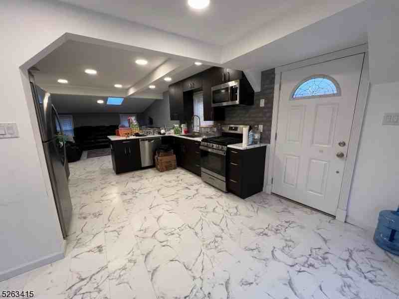 94 Garside Ave - Photo 3 of 10