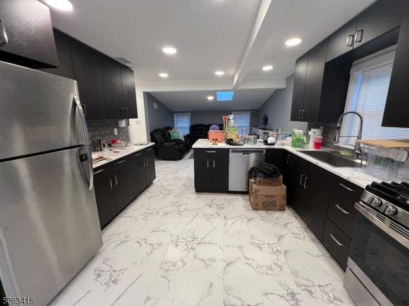94 Garside Ave - Photo 5 of 10