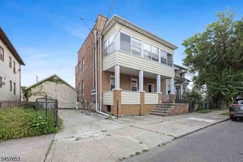 74 Westminster Pl #2
