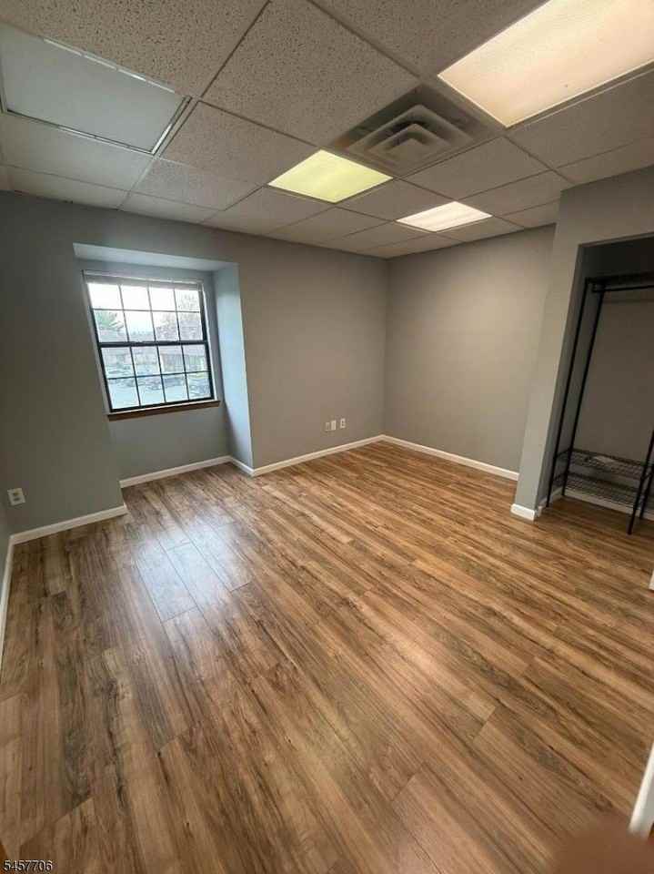 350 Sparta Ave #B4 - Photo 3 of 9