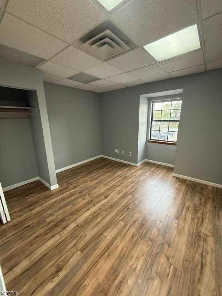 350 Sparta Ave #B4 - Photo 4 of 9
