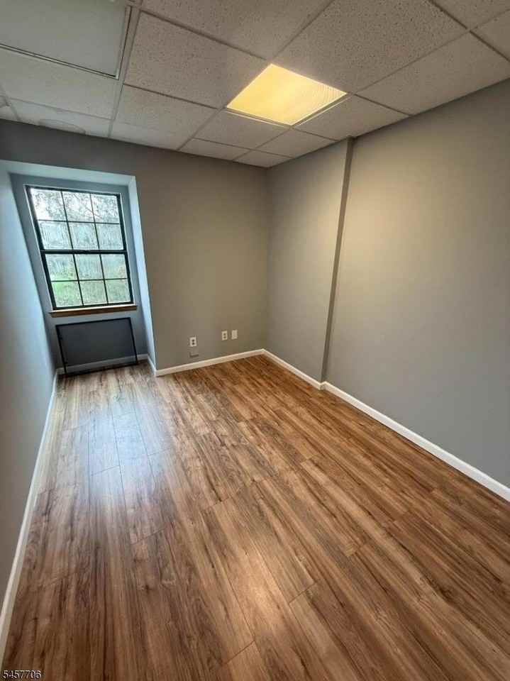 350 Sparta Ave #B4 - Photo 6 of 9