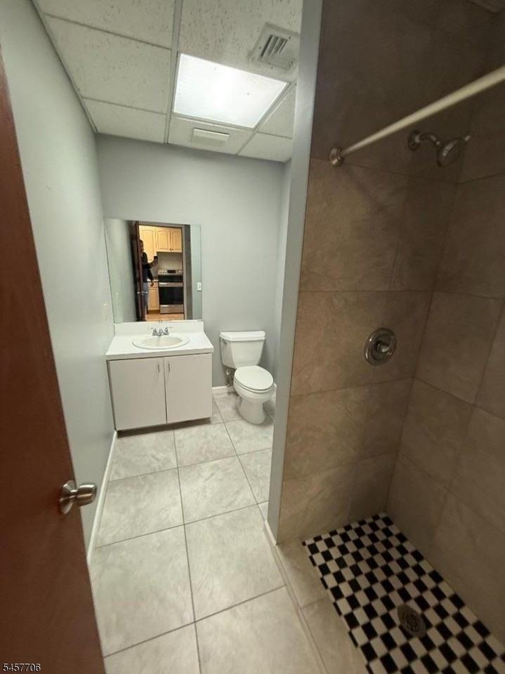 350 Sparta Ave #B4 - Photo 7 of 9