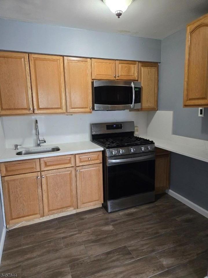 583 Main St #18 - Photo 2 of 9
