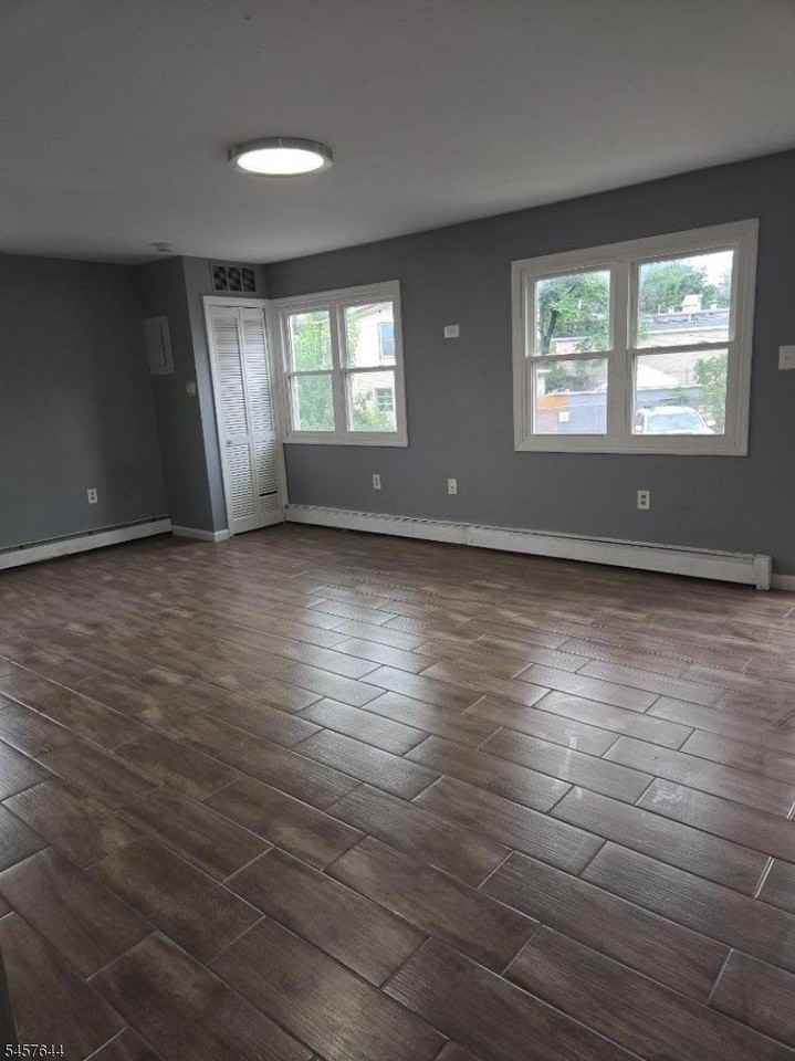 583 Main St #18 - Photo 3 of 9