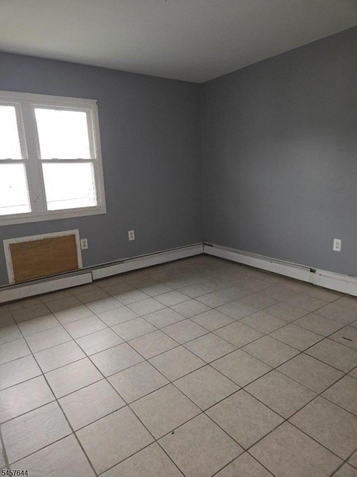 583 Main St #18 - Photo 5 of 9