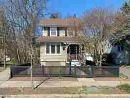 featured image of 34 Willow St