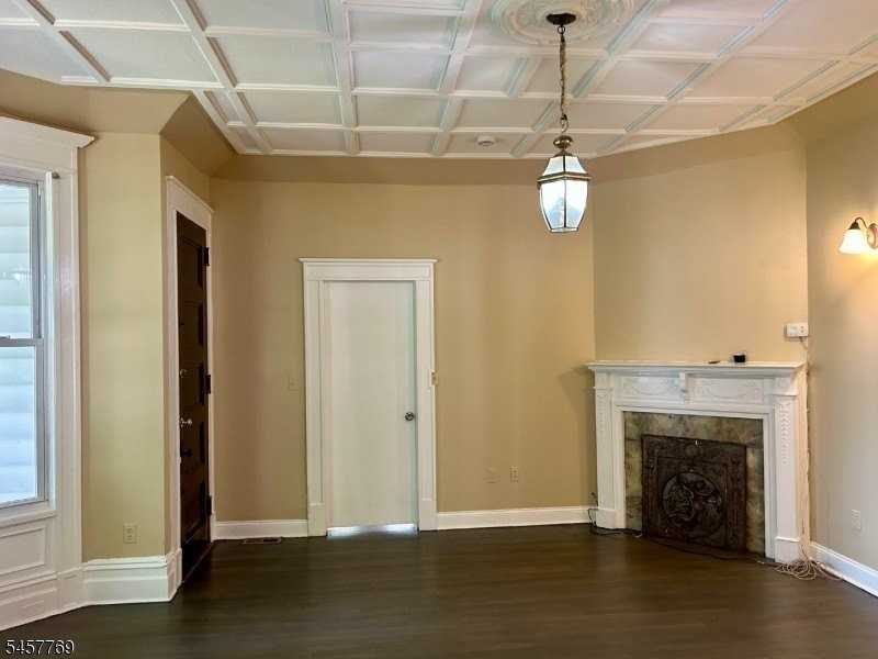 87 W Clinton St #1 - Photo 5 of 13