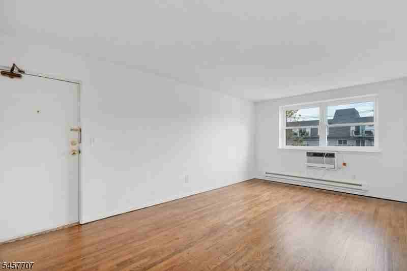 377 Park St - Photo 6 of 16