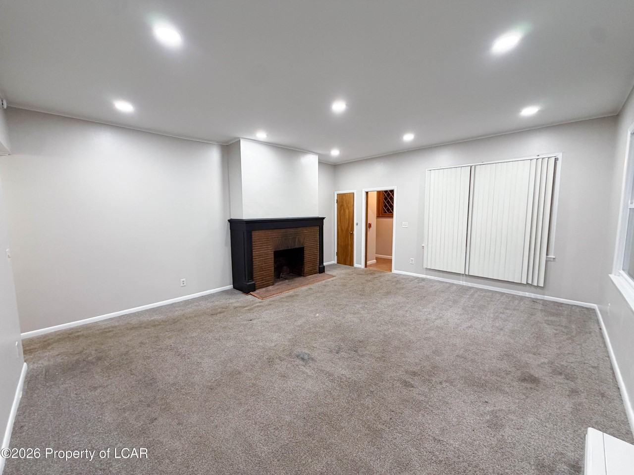 637 Monroe Ave - Photo 3 of 9