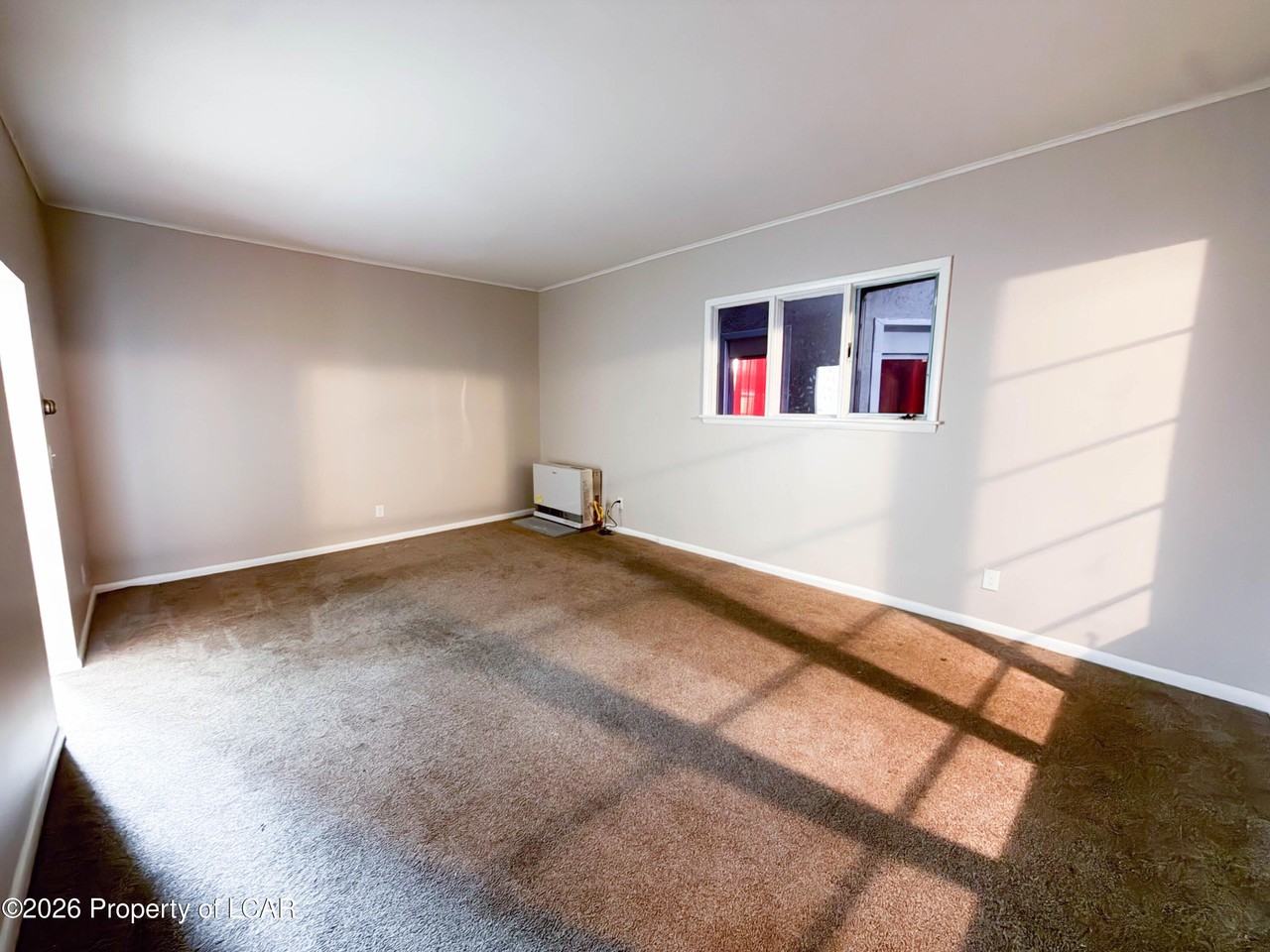639 Monroe Ave - Photo 2 of 8