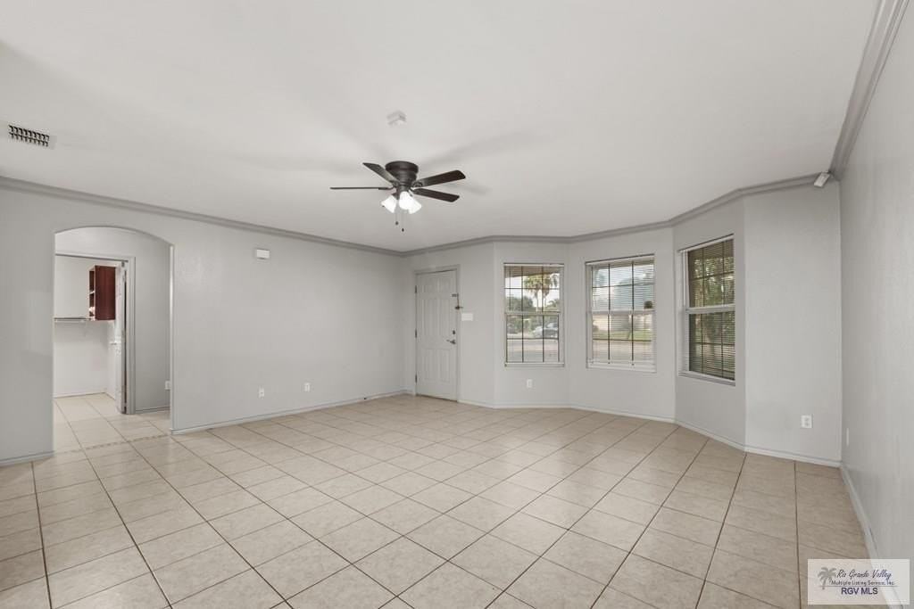 2824 Parkview Ln - Photo 2 of 19