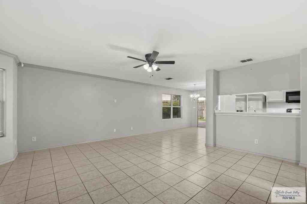 2824 Parkview Ln - Photo 3 of 19