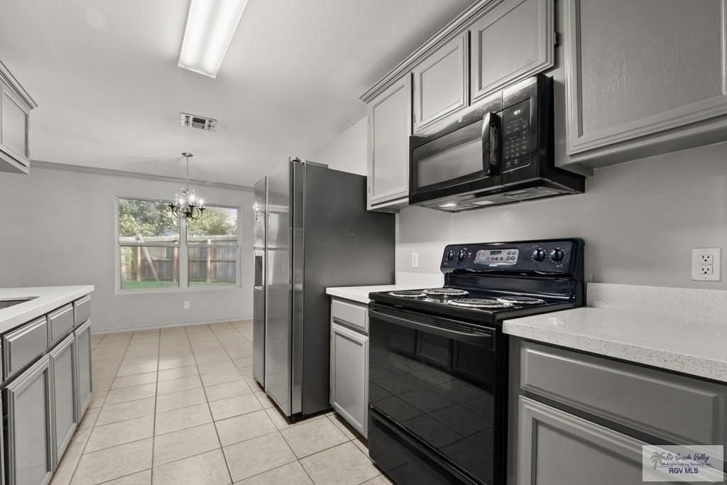 2824 Parkview Ln - Photo 4 of 19