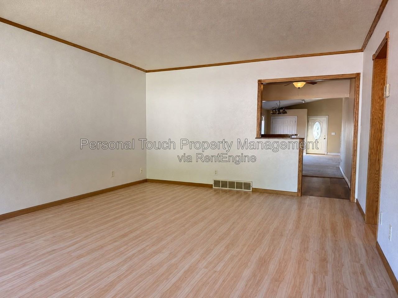 718 18th St S - Photo 3 of 23