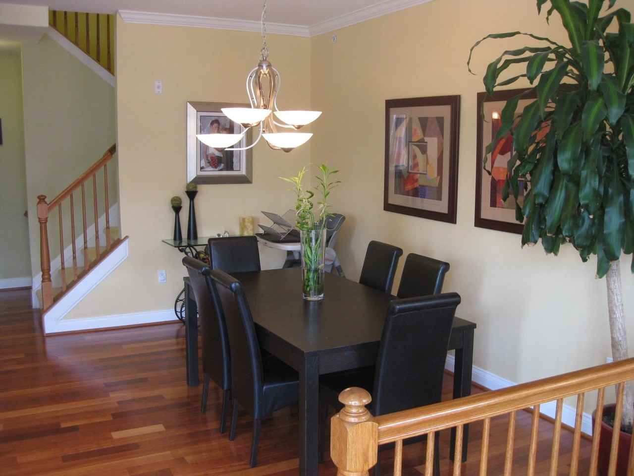 9 Surry Ct - Photo 2 of 12
